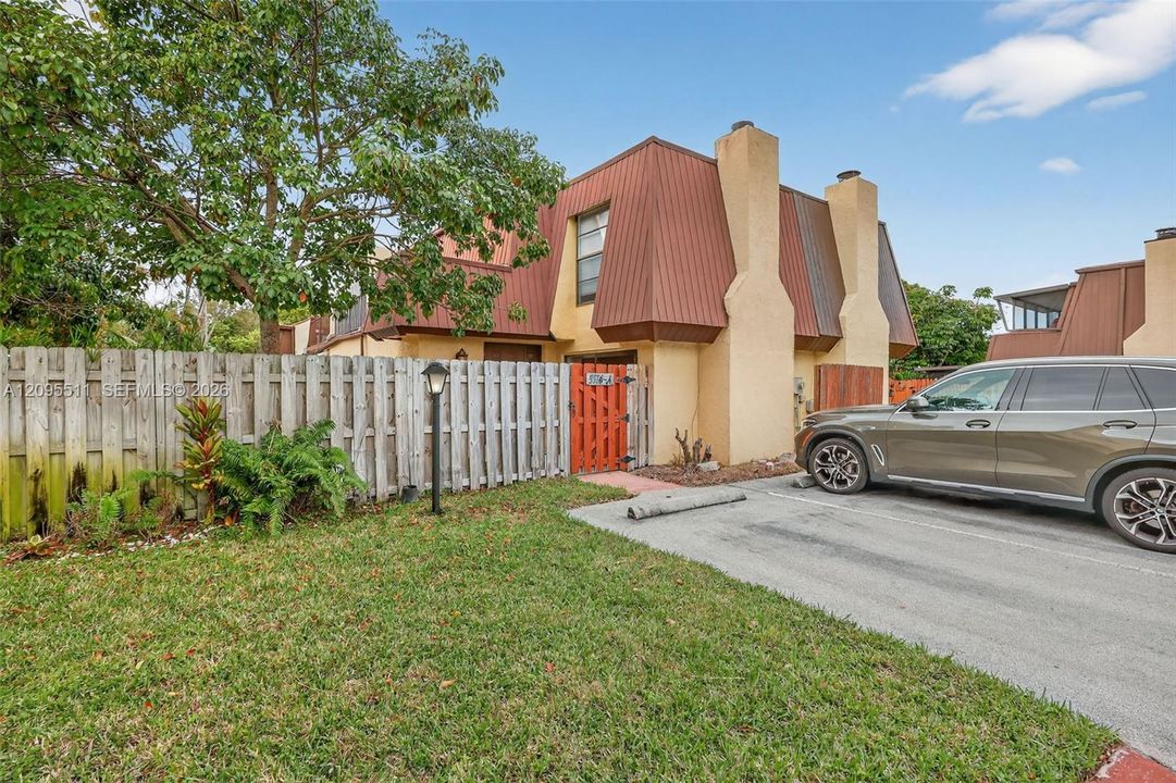 В аренду: $2,400 (2 спален, 1 ванн, 1157 Квадратных фут)