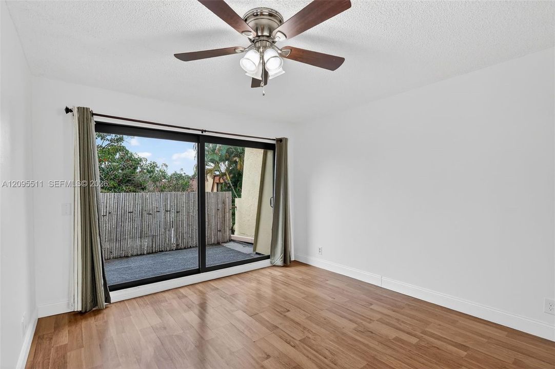 В аренду: $2,400 (2 спален, 1 ванн, 1157 Квадратных фут)