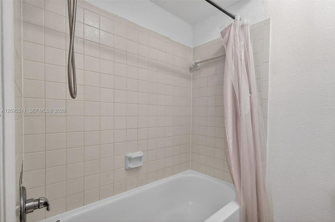 В аренду: $2,400 (2 спален, 1 ванн, 1157 Квадратных фут)