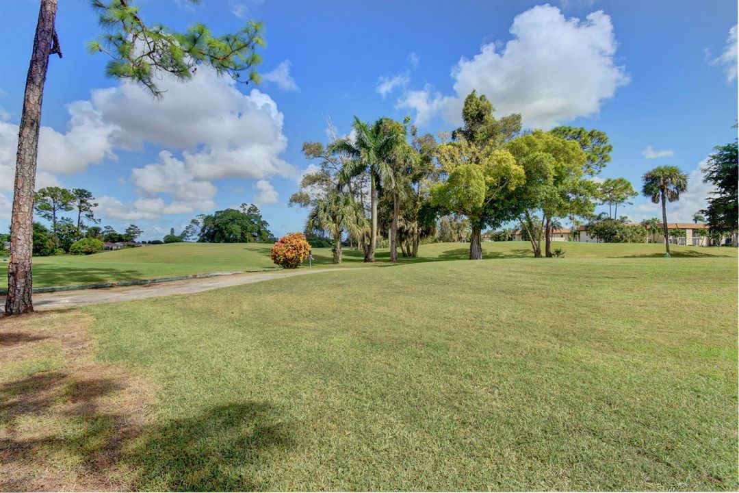 52-web-or-mls-Lucerne Pointe main clubho
