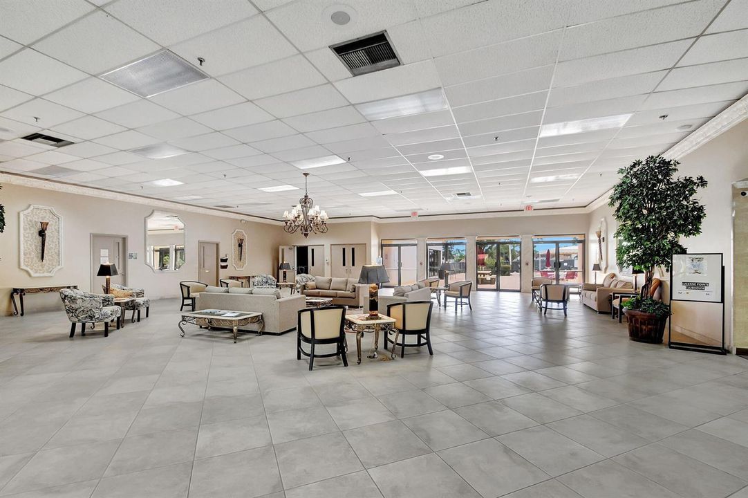 53-web-or-mls-Lucerne Pointe main clubho