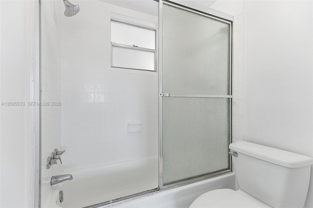 For Sale: $224,900 (1 beds, 1 baths, 830 Square Feet)