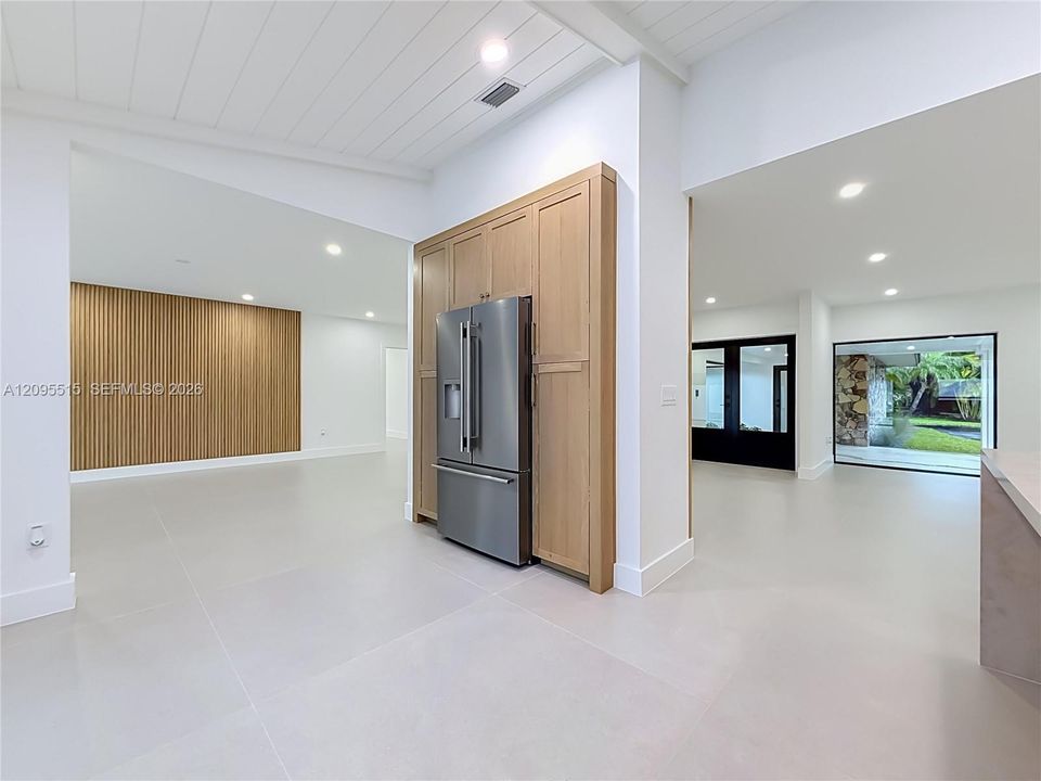 На продажу: $1,849,000 (4 спален, 2 ванн, 2750 Квадратных фут)