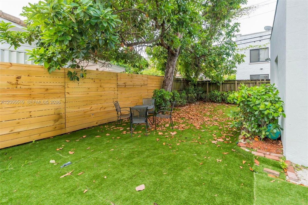 For Rent: $9,500 (5 beds, 4 baths, 2638 Square Feet)