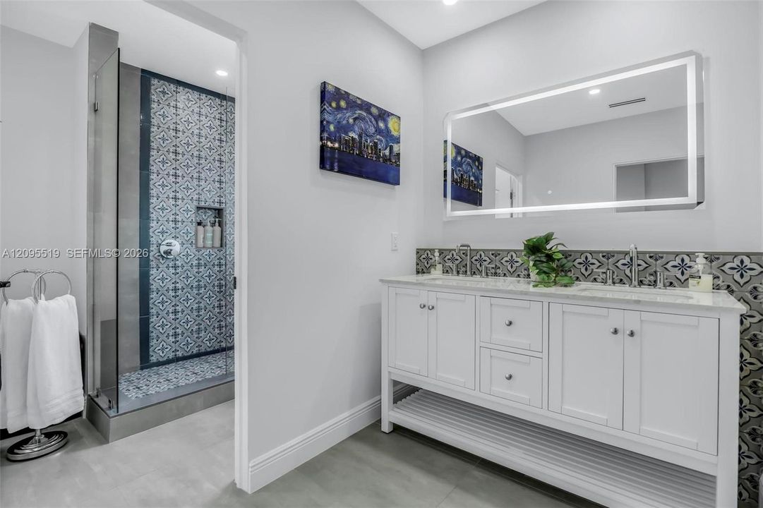 For Rent: $9,500 (5 beds, 4 baths, 2638 Square Feet)