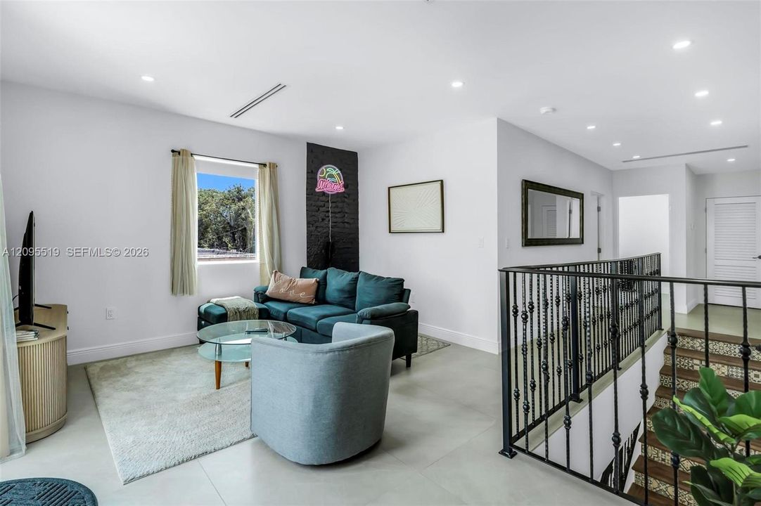 For Rent: $9,500 (5 beds, 4 baths, 2638 Square Feet)