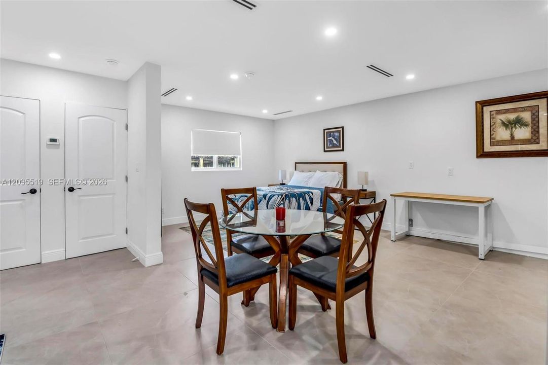 For Rent: $9,500 (5 beds, 4 baths, 2638 Square Feet)