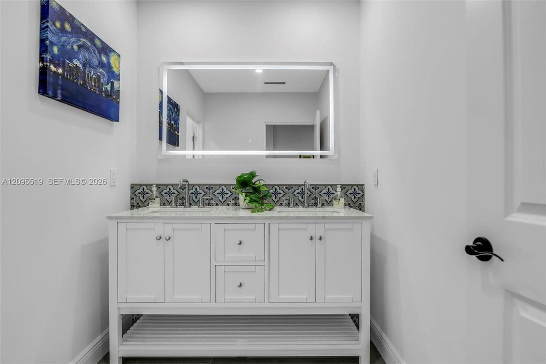 For Rent: $9,500 (5 beds, 4 baths, 2638 Square Feet)