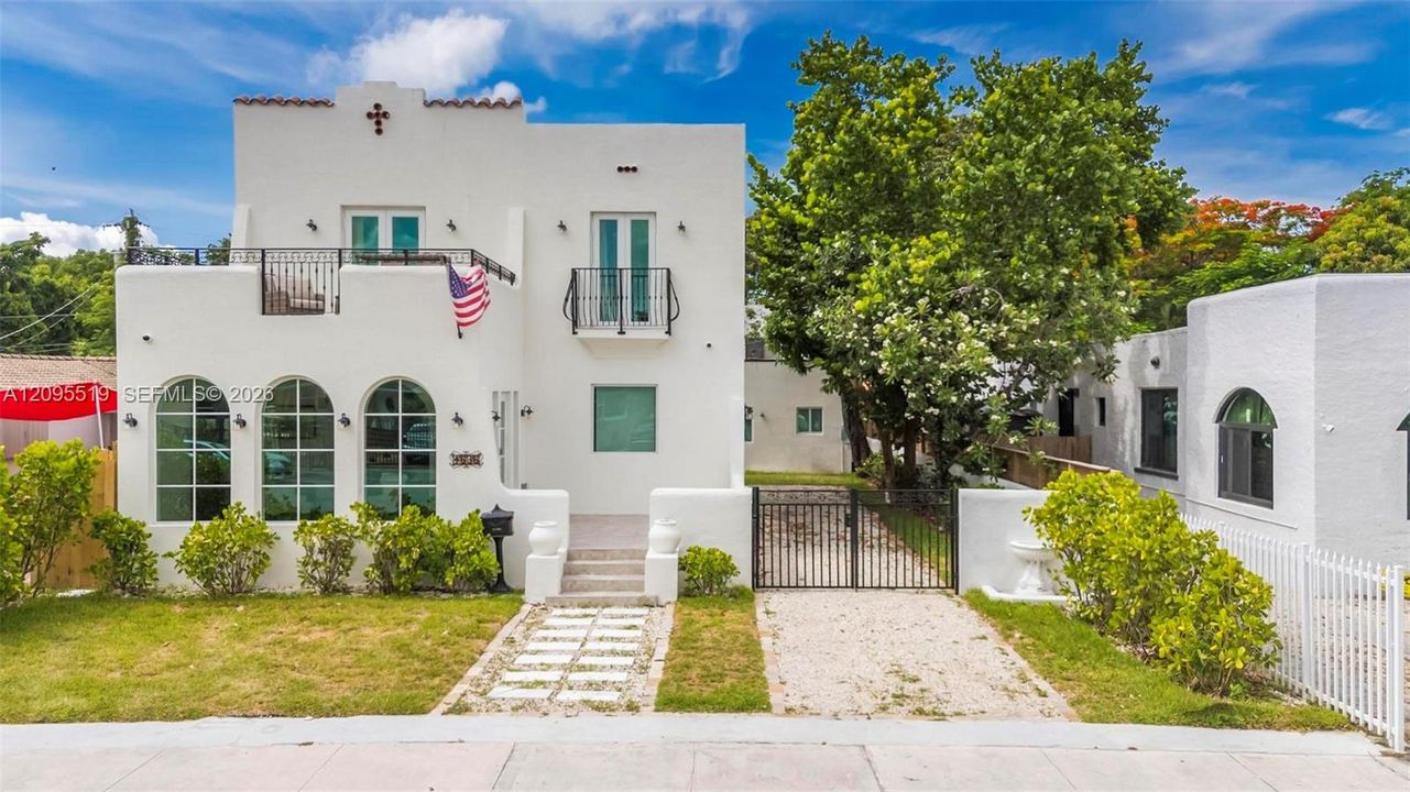 For Rent: $9,500 (5 beds, 4 baths, 2638 Square Feet)