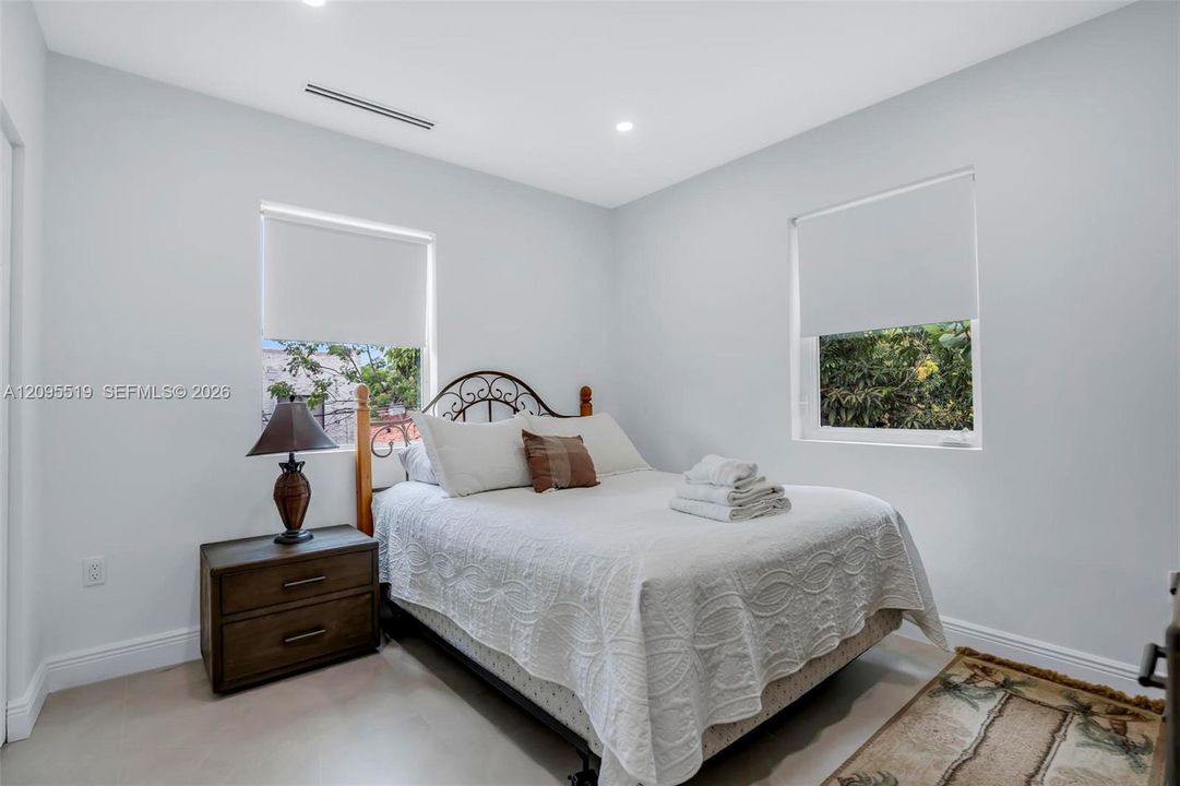 For Rent: $9,500 (5 beds, 4 baths, 2638 Square Feet)