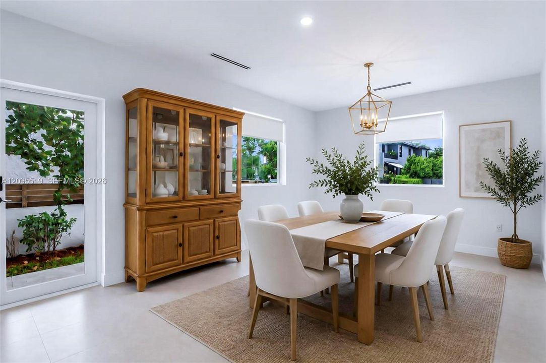 For Rent: $9,500 (5 beds, 4 baths, 2638 Square Feet)