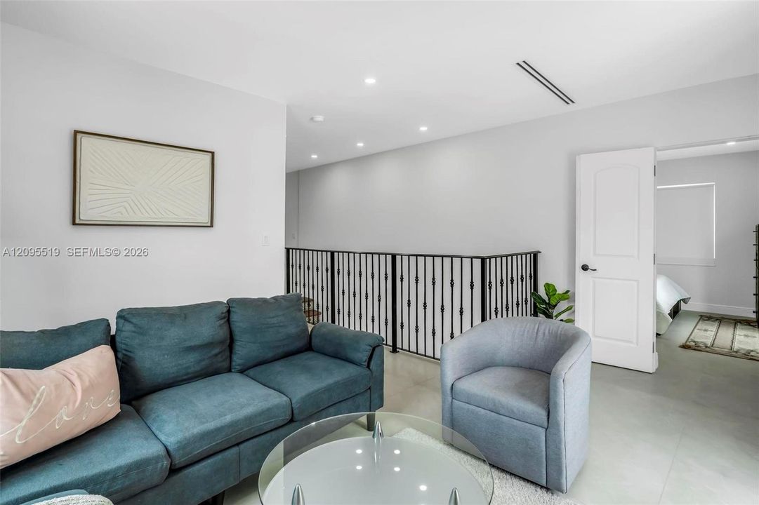 For Rent: $9,500 (5 beds, 4 baths, 2638 Square Feet)