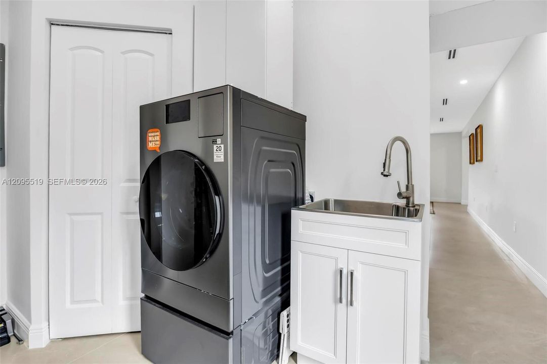 For Rent: $9,500 (5 beds, 4 baths, 2638 Square Feet)