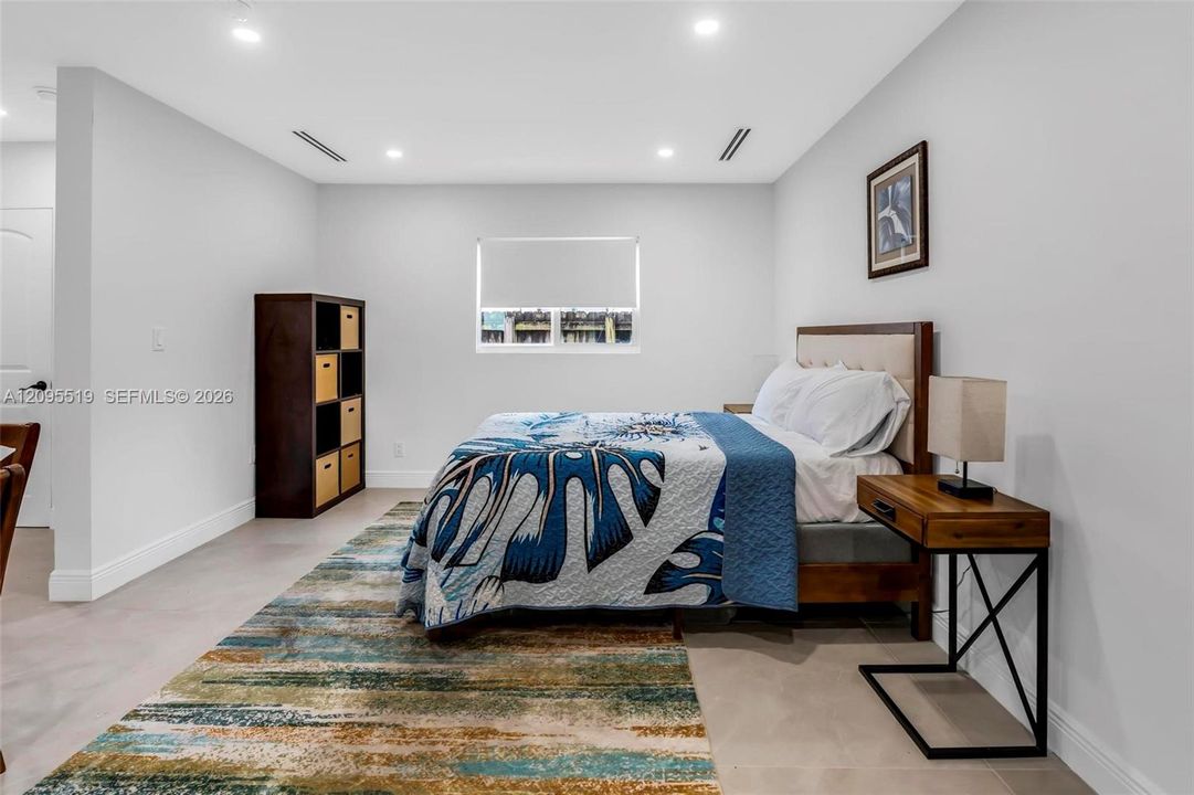 For Rent: $9,500 (5 beds, 4 baths, 2638 Square Feet)