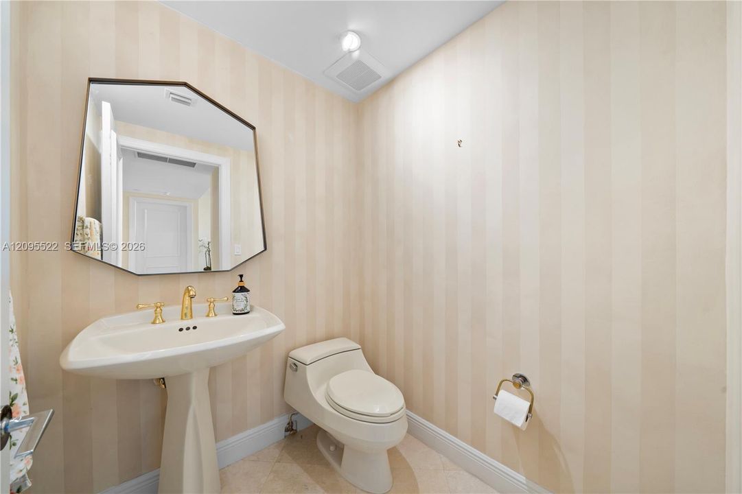 В аренду: $23,000 (2 спален, 2 ванн, 2100 Квадратных фут)