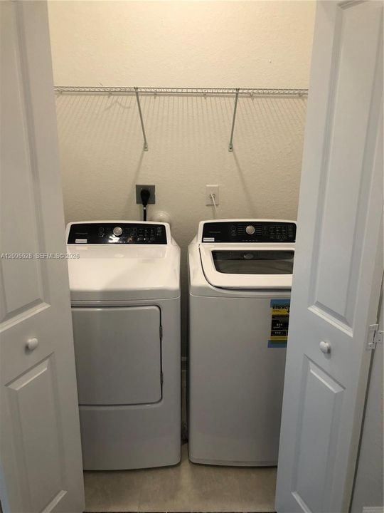В аренду: $2,499 (3 спален, 2 ванн, 1331 Квадратных фут)
