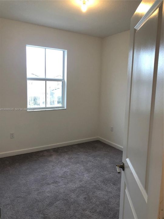 В аренду: $2,499 (3 спален, 2 ванн, 1331 Квадратных фут)