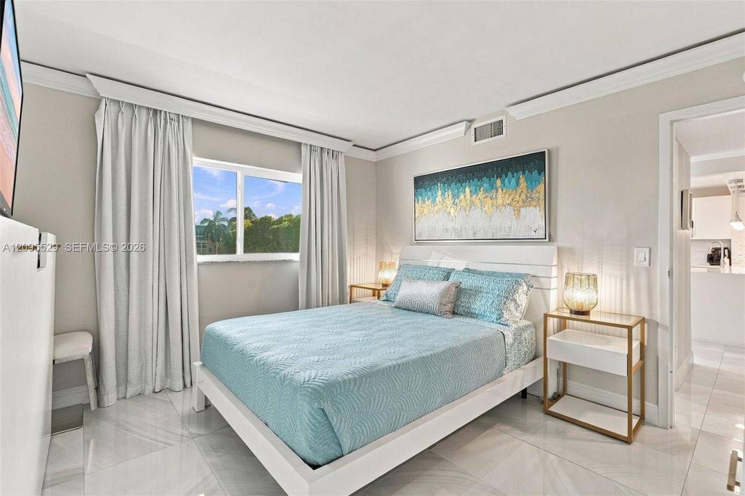 For Sale: $225,000 (2 beds, 2 baths, 960 Square Feet)
