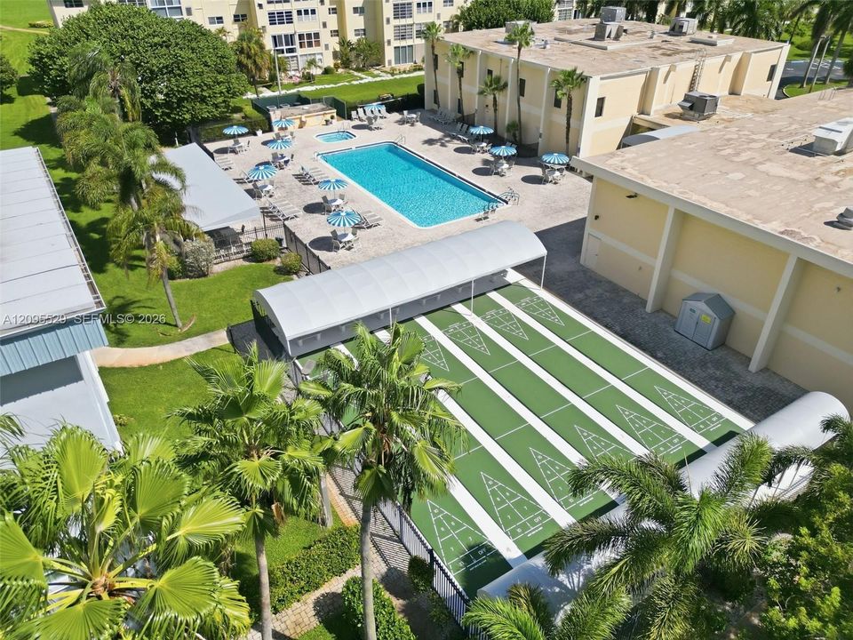 For Sale: $225,000 (2 beds, 2 baths, 960 Square Feet)