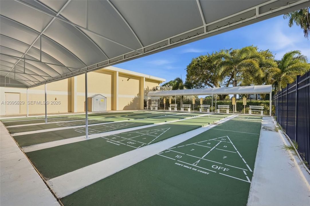 For Sale: $225,000 (2 beds, 2 baths, 960 Square Feet)