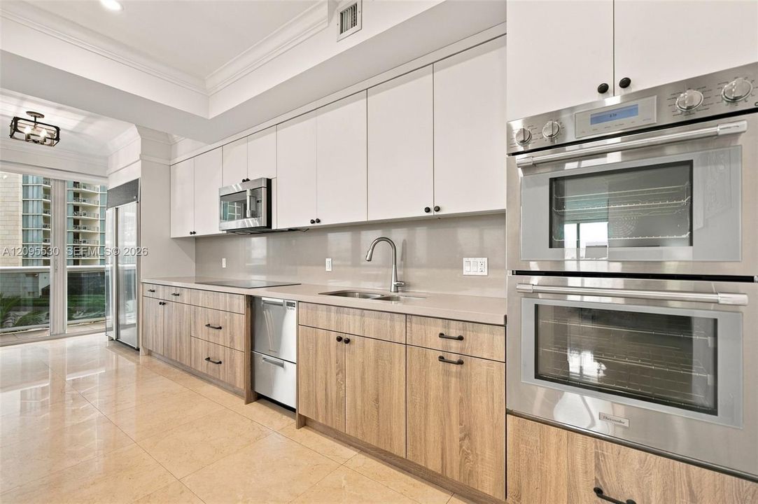 For Sale: $3,699,000 (3 beds, 3 baths, 2260 Square Feet)