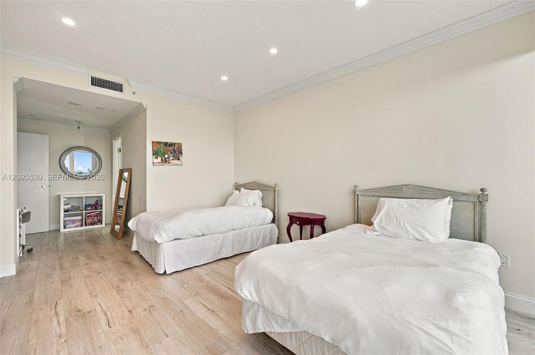 For Sale: $3,699,000 (3 beds, 3 baths, 2260 Square Feet)