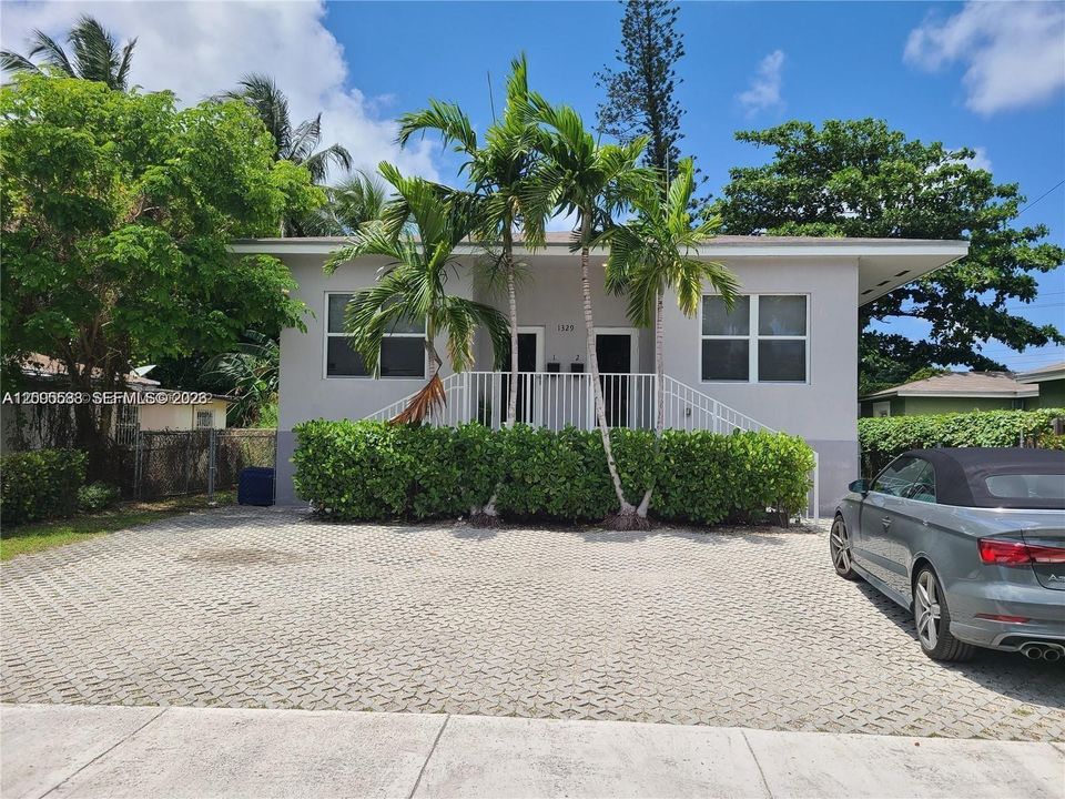 En Venta: $770,000 (0 camas, 0 baños, 1890 Pies cuadrados)