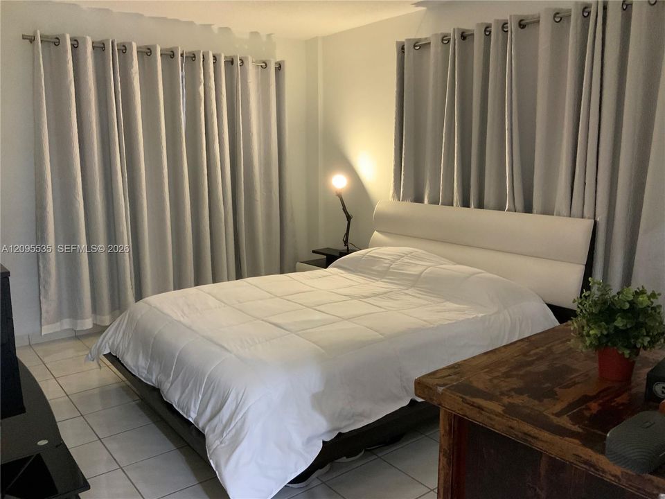 В аренду: $2,400 (1 спален, 1 ванн, 671 Квадратных фут)