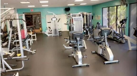 LARGE GYM