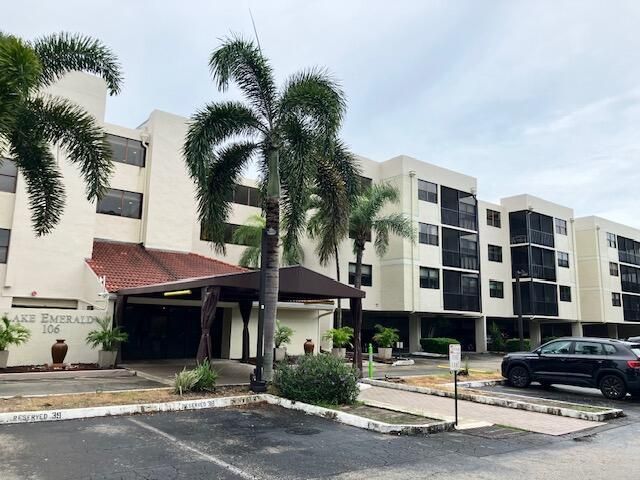 awning at entry