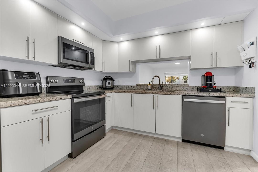 En Venta: $215,000 (2 camas, 2 baños, 1192 Pies cuadrados)