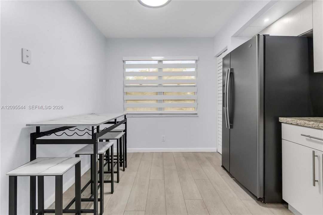 En Venta: $215,000 (2 camas, 2 baños, 1192 Pies cuadrados)