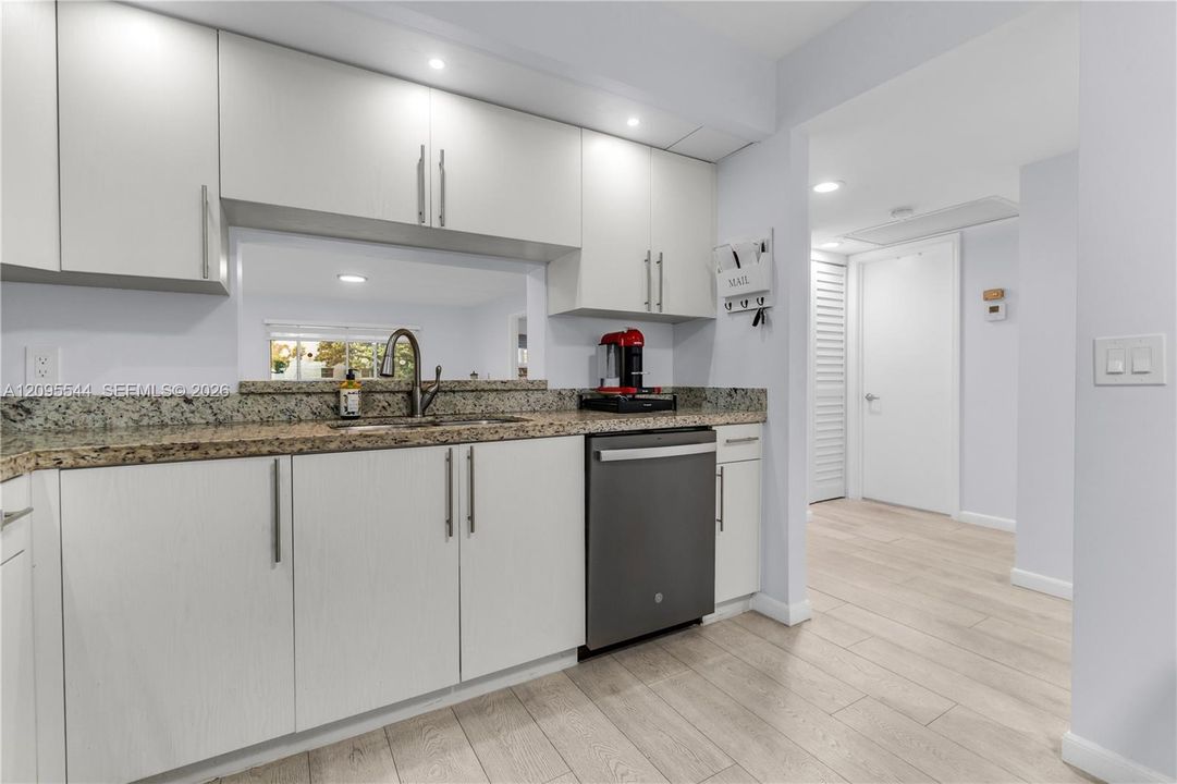En Venta: $215,000 (2 camas, 2 baños, 1192 Pies cuadrados)