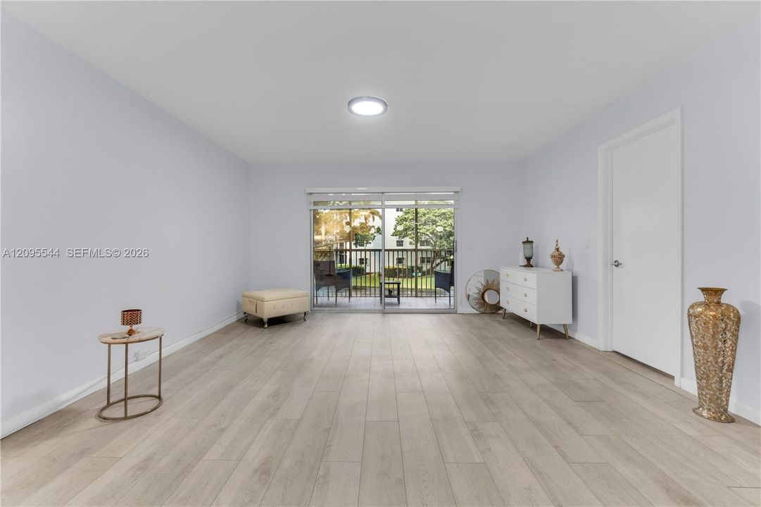 En Venta: $215,000 (2 camas, 2 baños, 1192 Pies cuadrados)