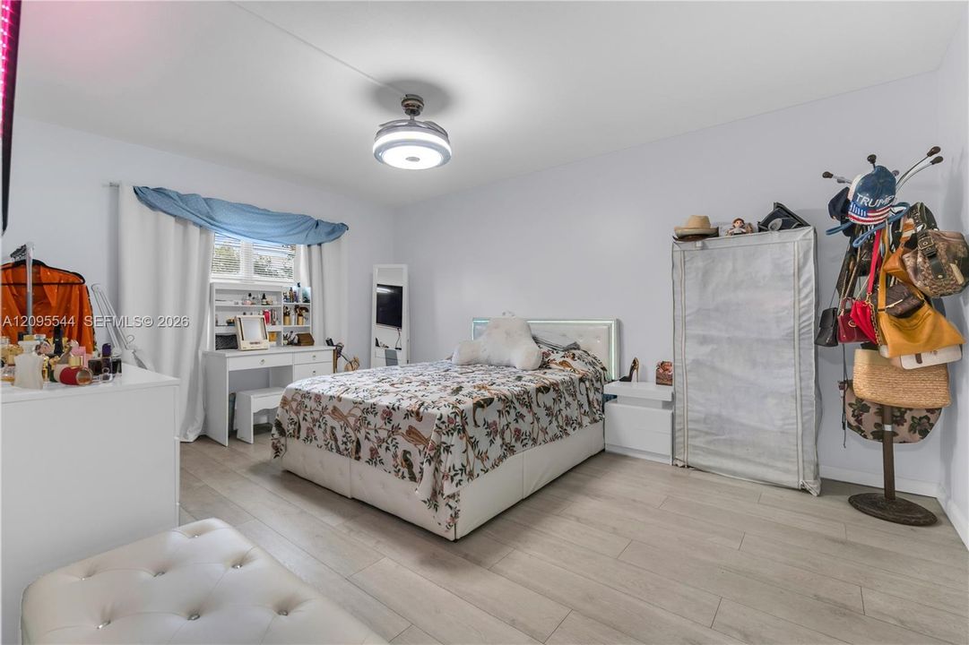 En Venta: $215,000 (2 camas, 2 baños, 1192 Pies cuadrados)