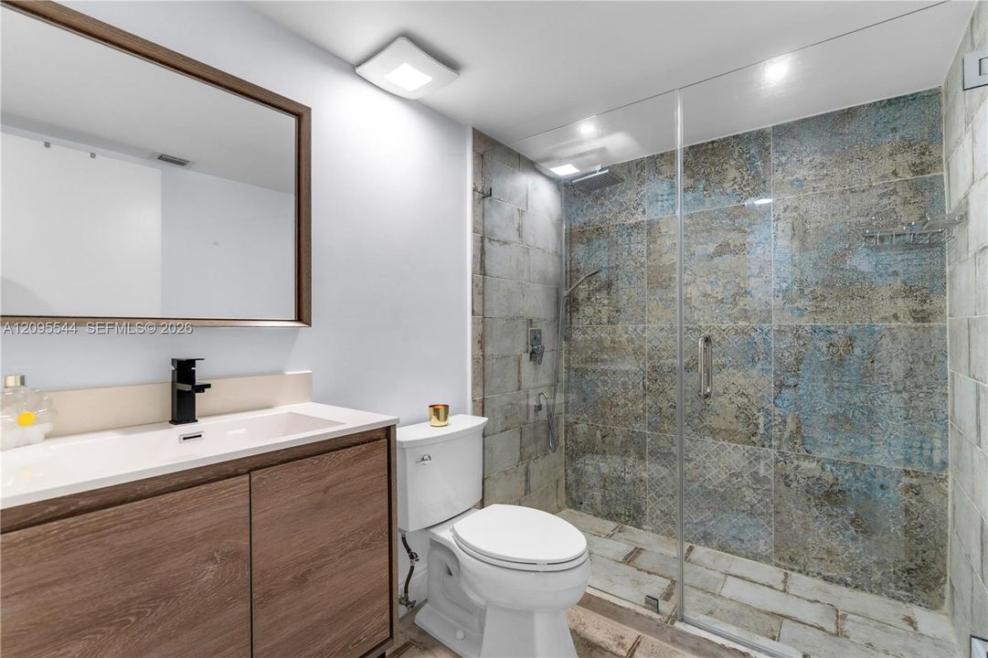En Venta: $215,000 (2 camas, 2 baños, 1192 Pies cuadrados)