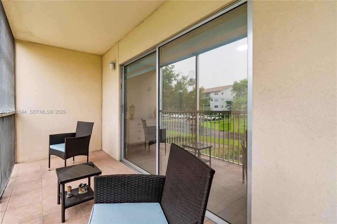 En Venta: $215,000 (2 camas, 2 baños, 1192 Pies cuadrados)