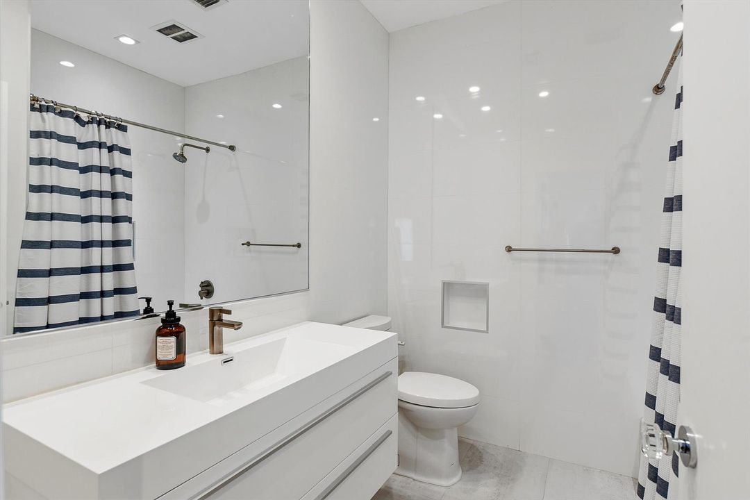 en suite bathroom
