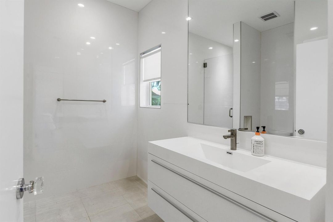 en suite bathroom