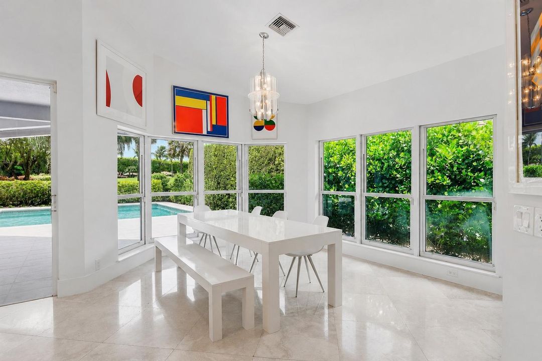 breakfast area