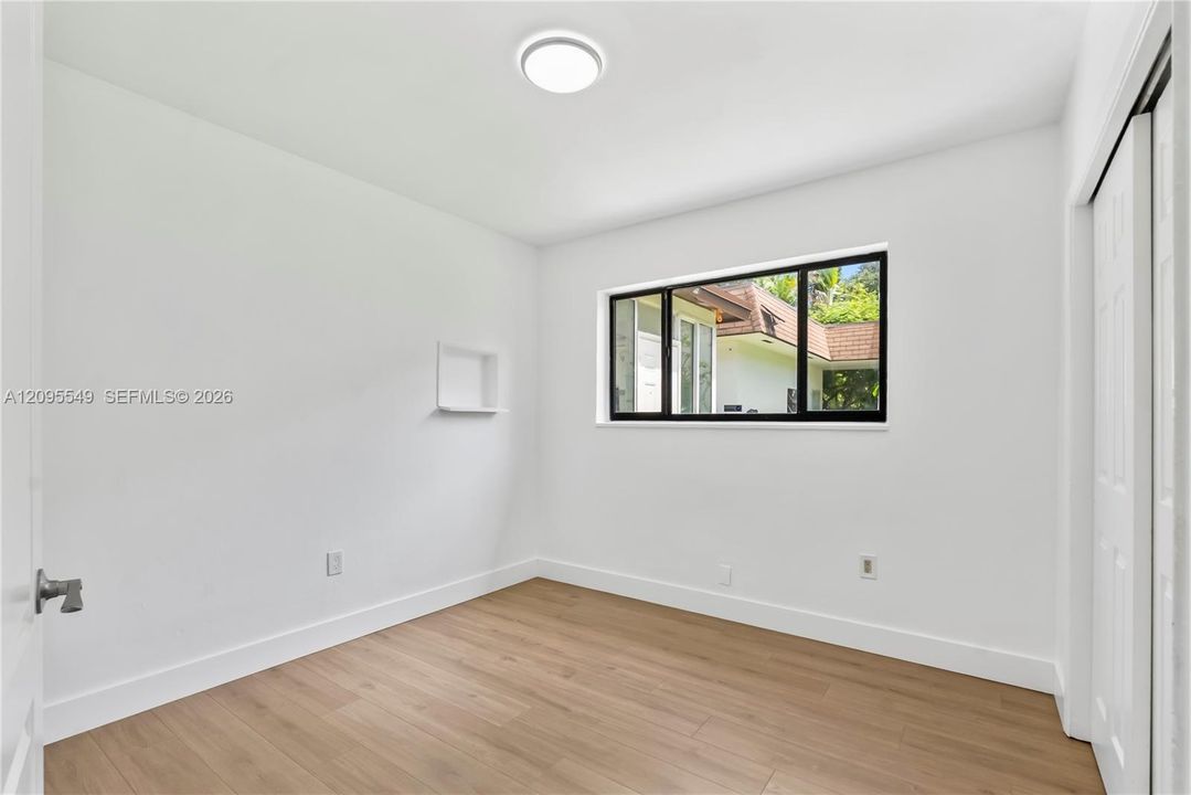 For Sale: $995,000 (3 beds, 2 baths, 1475 Square Feet)