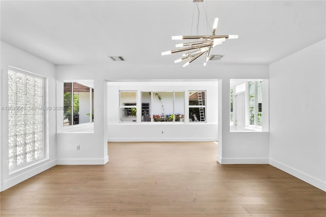 For Sale: $995,000 (3 beds, 2 baths, 1475 Square Feet)