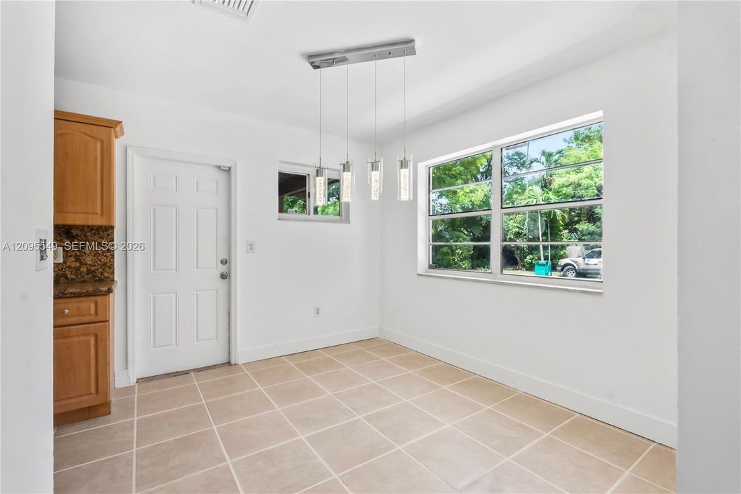 For Sale: $995,000 (3 beds, 2 baths, 1475 Square Feet)
