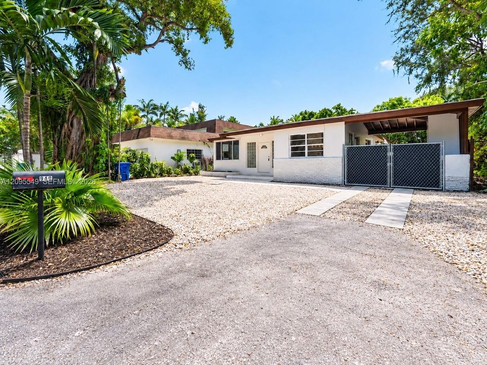For Sale: $995,000 (3 beds, 2 baths, 1475 Square Feet)