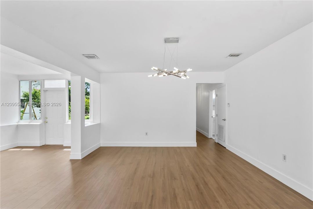 For Sale: $995,000 (3 beds, 2 baths, 1475 Square Feet)