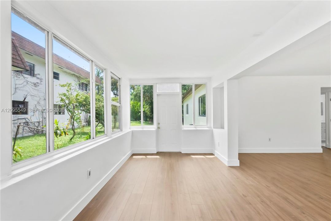 For Sale: $995,000 (3 beds, 2 baths, 1475 Square Feet)