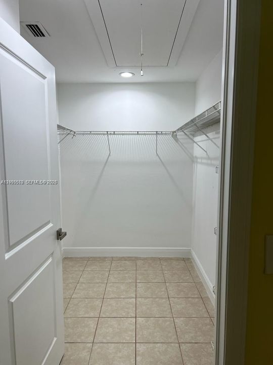 For Rent: $1,600 (2 beds, 2 baths, 1120 Square Feet)