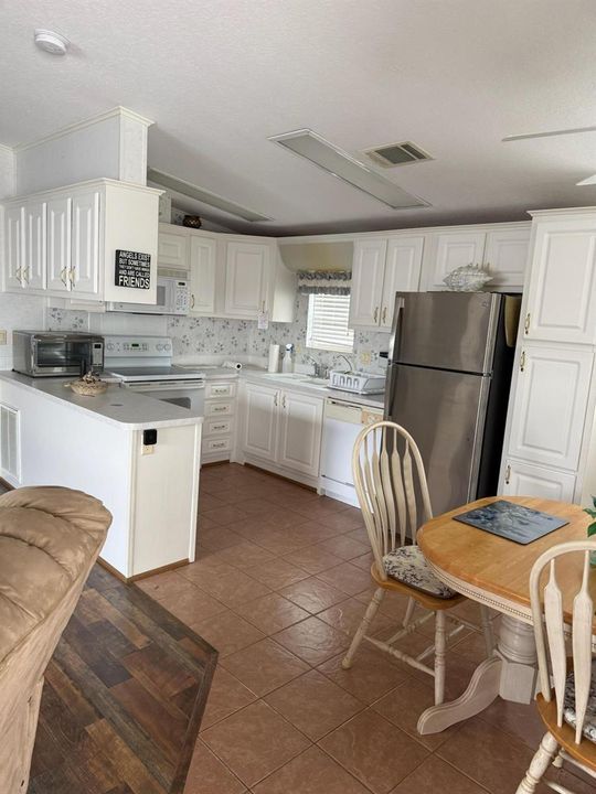 Kitchen/dining