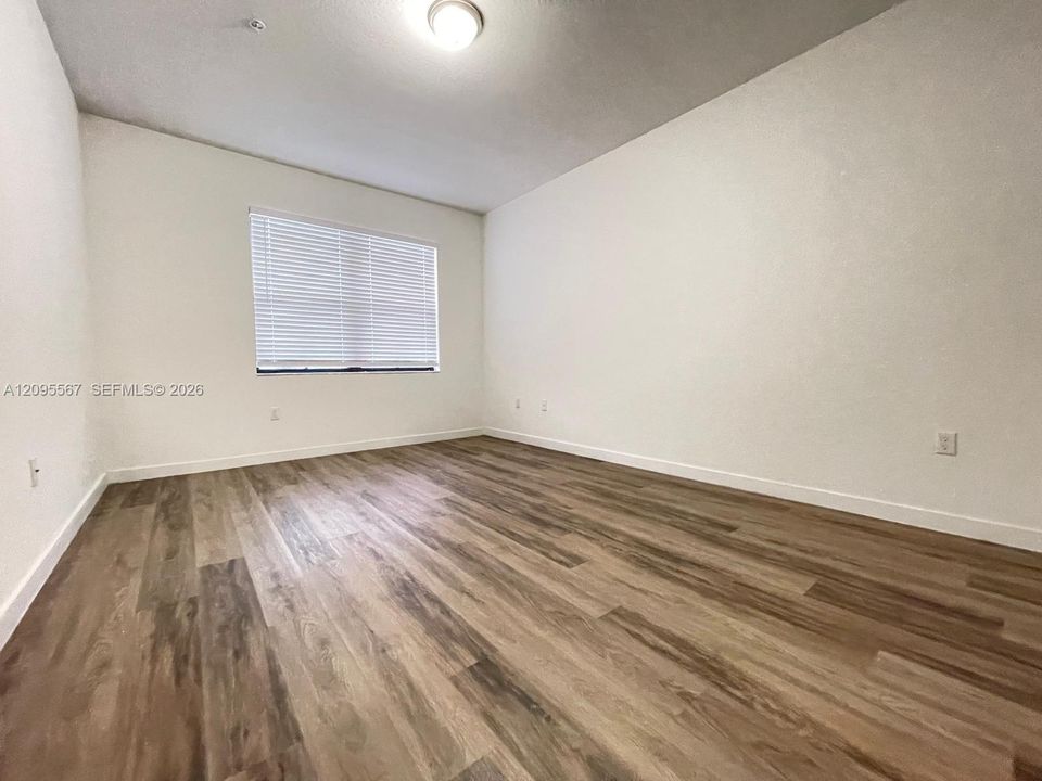 For Rent: $2,700 (3 beds, 2 baths, 1428 Square Feet)