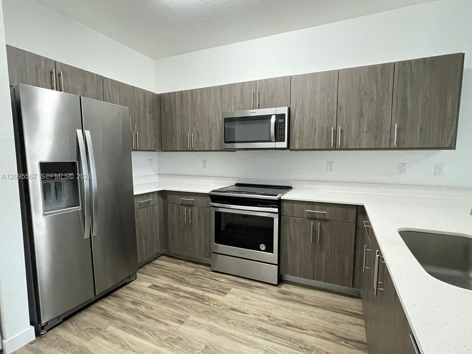 For Rent: $2,700 (3 beds, 2 baths, 1428 Square Feet)